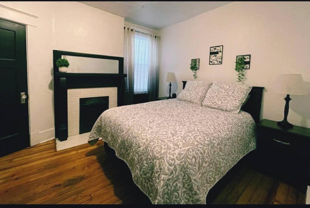 Lovely 2Br W Office Space - King Bed & Alexa Apartment Pittsburgh Bagian luar foto