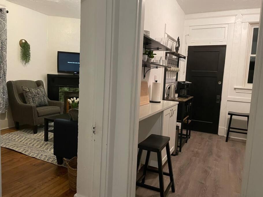 Lovely 2Br W Office Space - King Bed & Alexa Apartment Pittsburgh Bagian luar foto