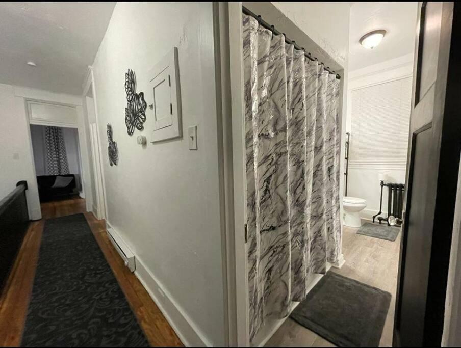 Lovely 2Br W Office Space - King Bed & Alexa Apartment Pittsburgh Bagian luar foto